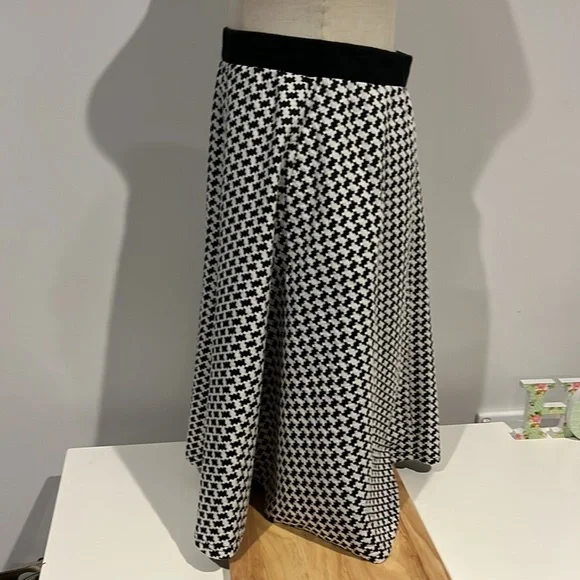 Label removed winter knit black white hounds tooth full skirt - Picture 4 of 5